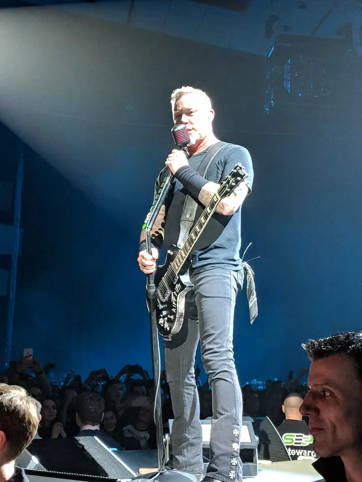 Hetfield s'adresse à Vienne