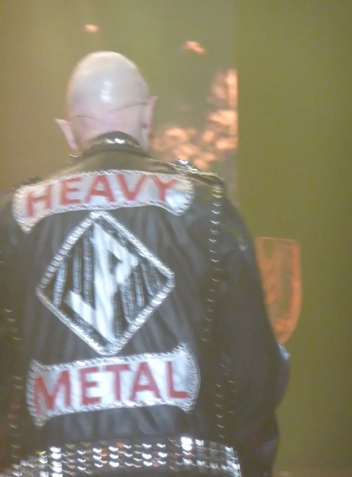 Heavy Metal, dans le dos de Halford