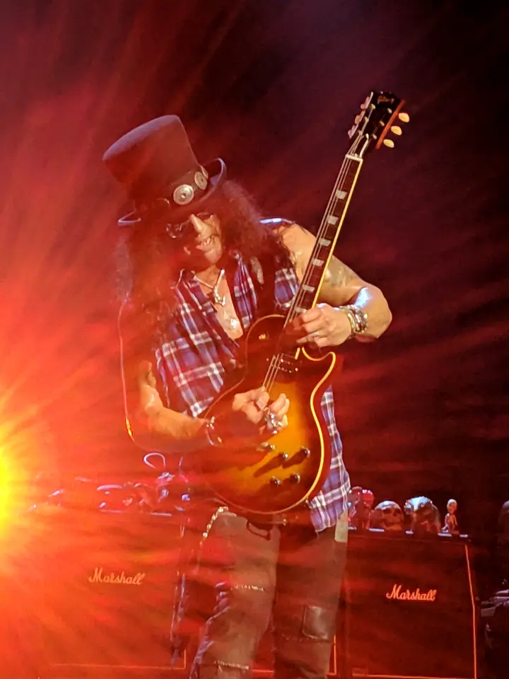 Contre-jour orange sur Slash