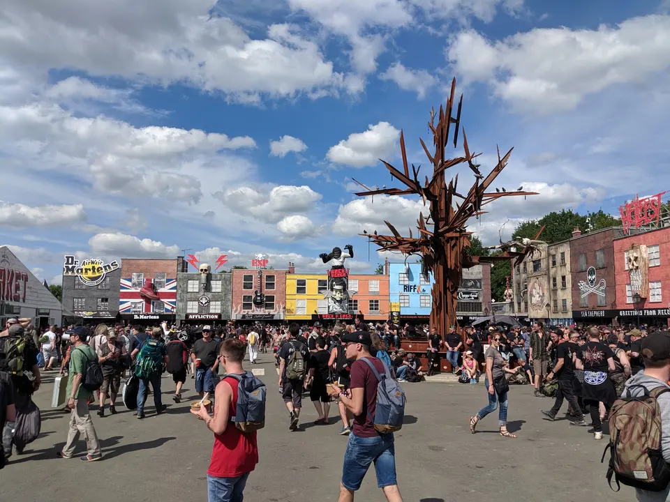 L'arbre rouillé du Hellcity Square