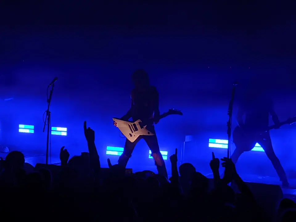 Silhouette et Flying V en bleu