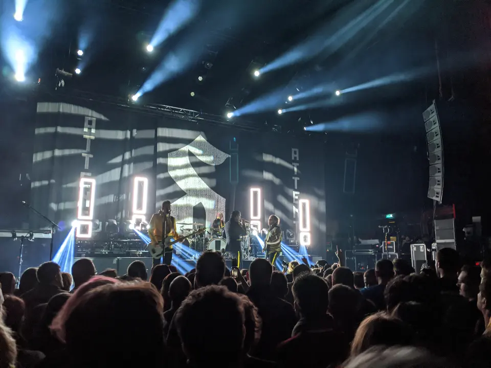 Shinedown et ses points d'exclamation géants
