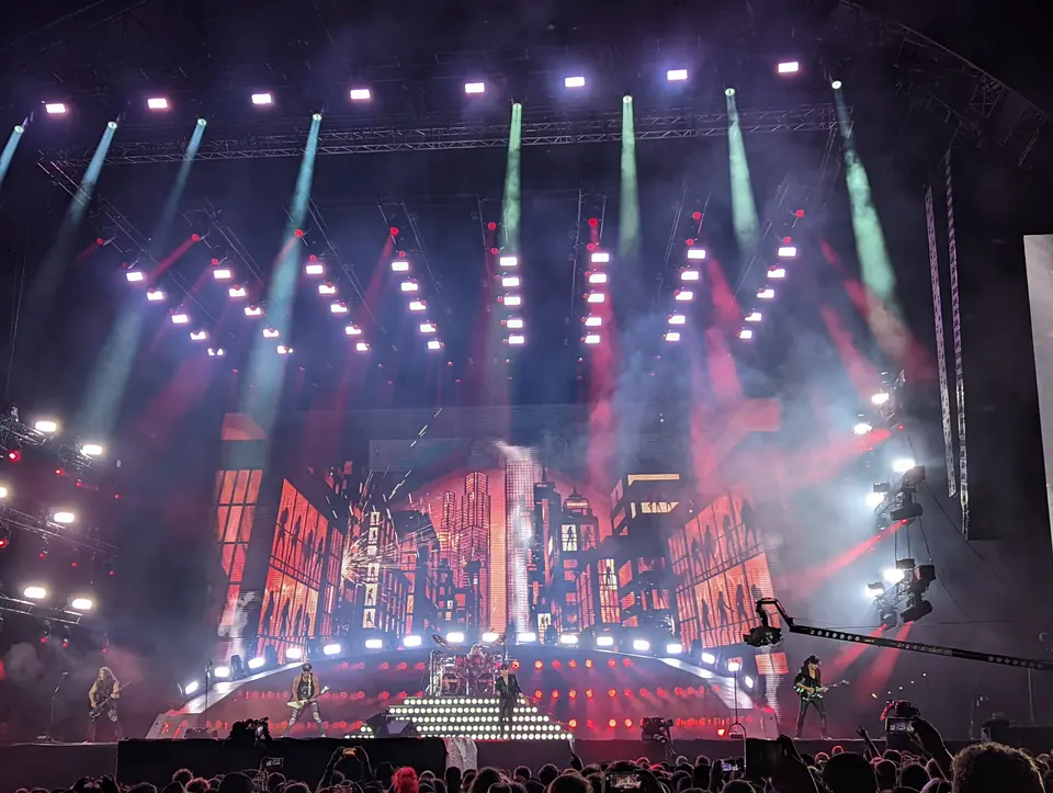 Faisceaux et fumée sur la Mainstage
