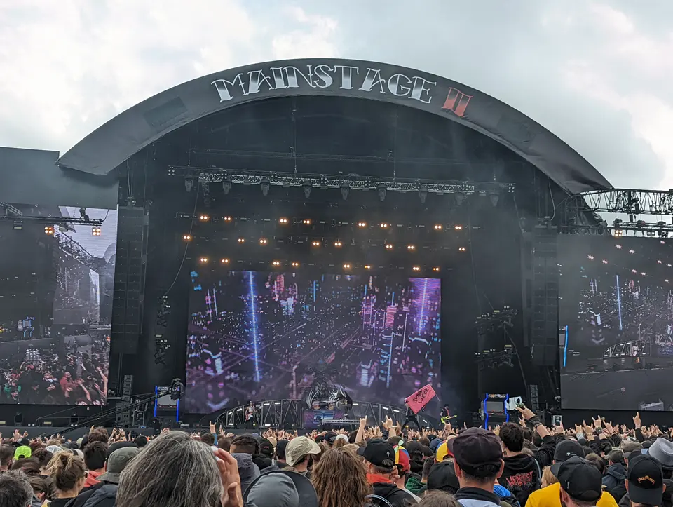 Mainstage 2, la foule devant DragonForce