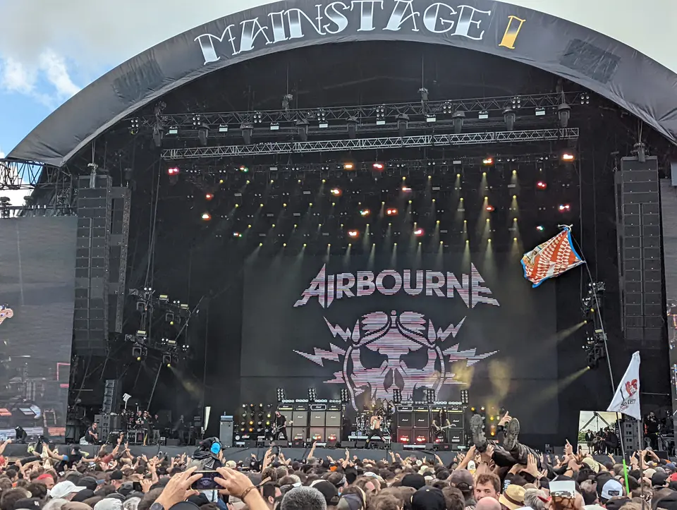 Airbourne en plein jour, Mainstage 1