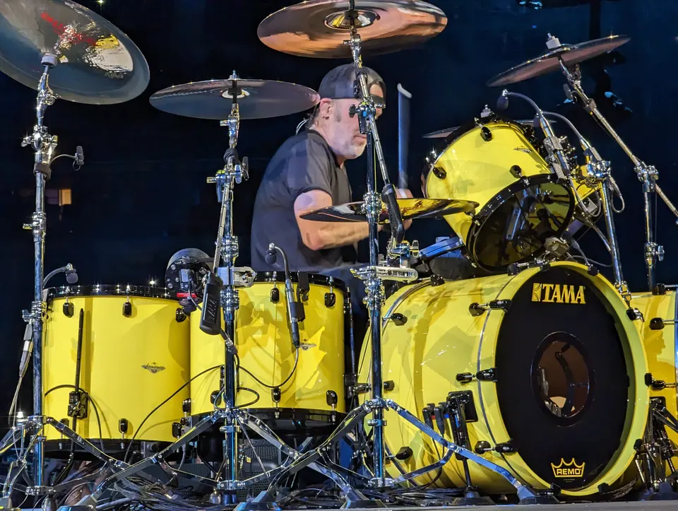 Lars Ulrich, kit Tama jaune