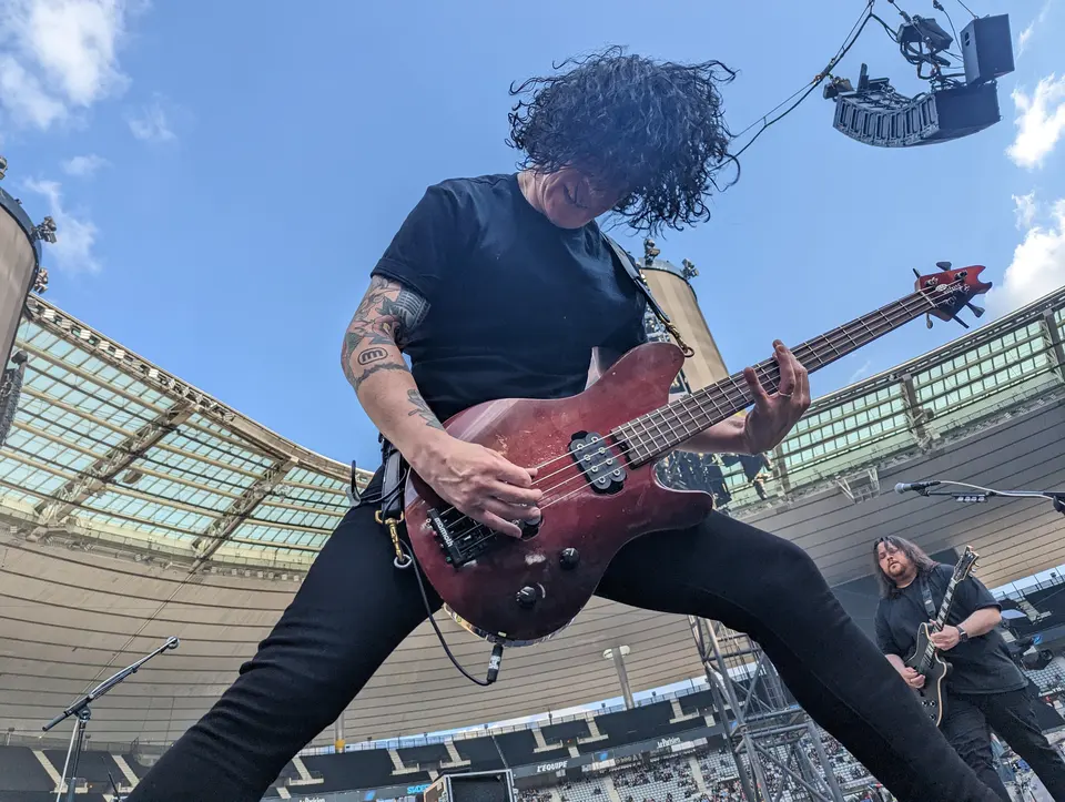 Headbang du bassiste de Mammoth WVH