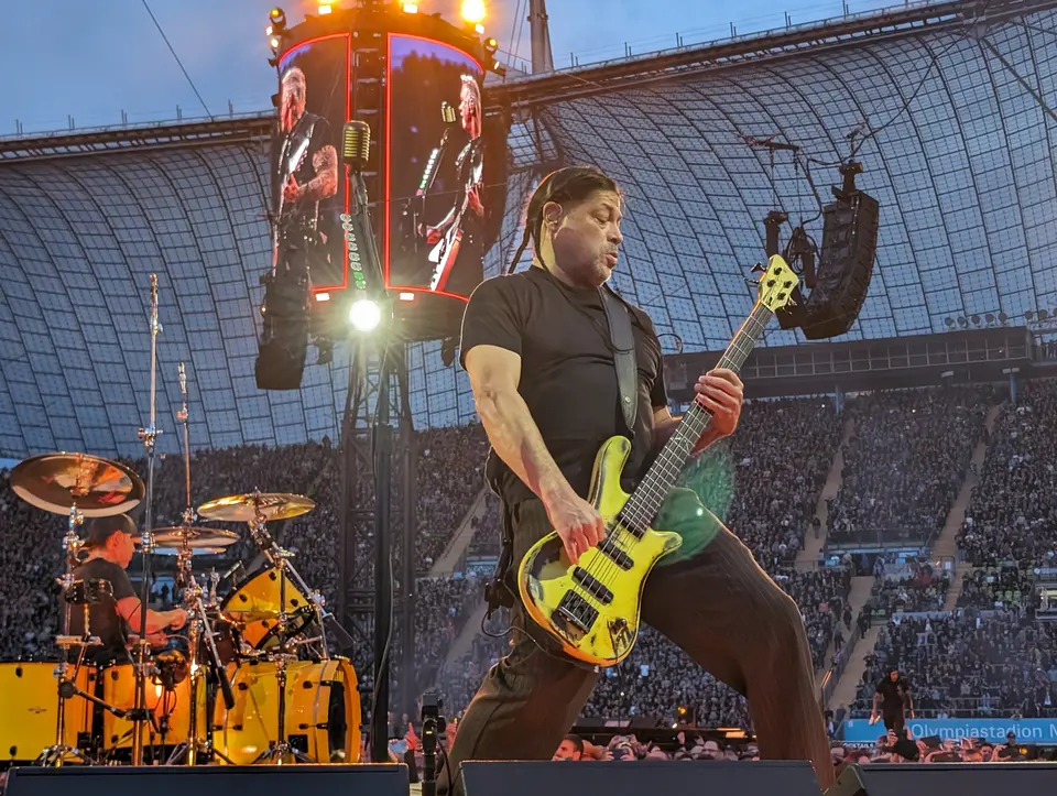 Robert Trujillo, basse jaune