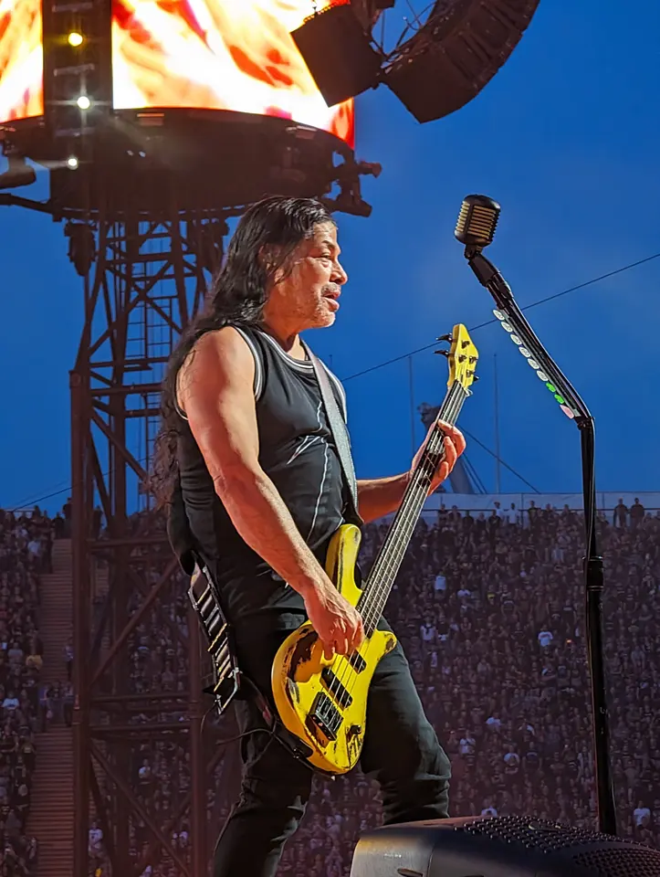 Robert Trujillo, basse jaune