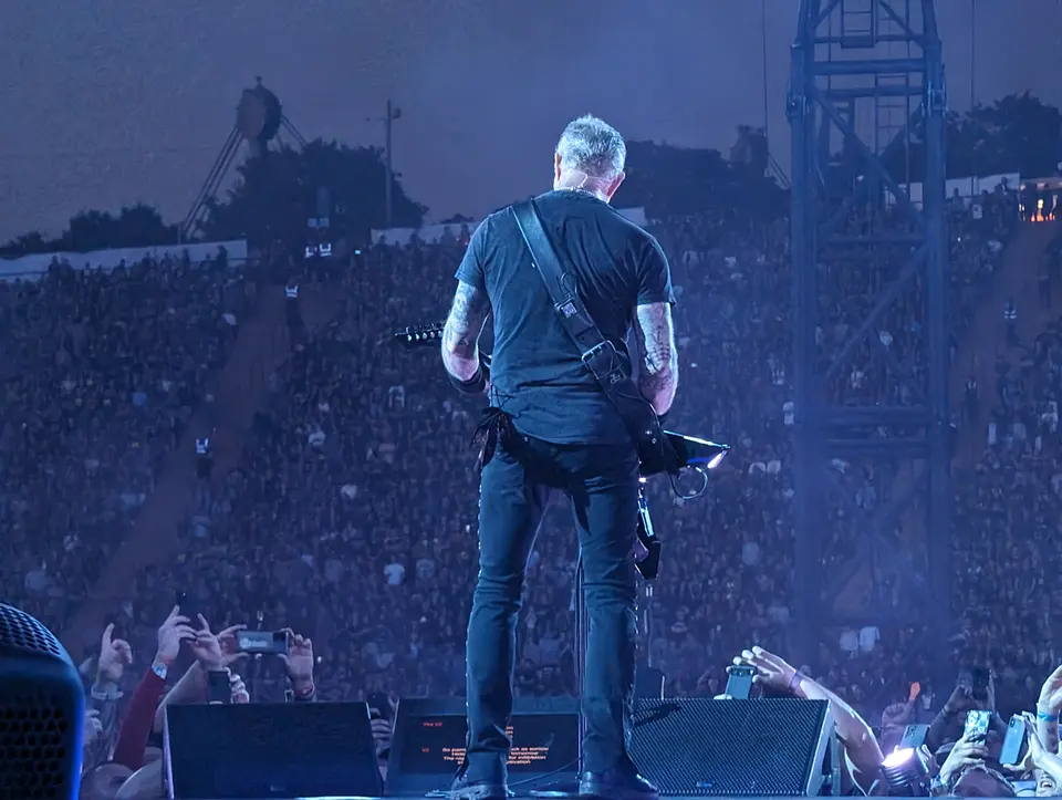 Hetfield face à la marée humaine