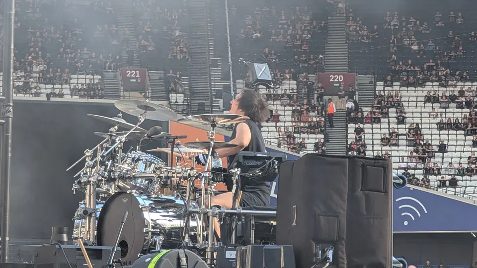 Mario Duplantier derrière ses fûts